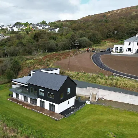 Luxury With 360 Views Of Lough Swilly With Bar, Games Room, Bbq & Outdoor Dining Area By Travel Lets Homes * Fahan